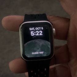 Apple Watch SE 2nd Gen (Aluminum Case)