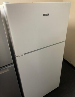 Hotpoint Top Freezer Fridge – White, clean and ready