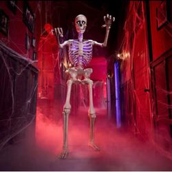 6.5 FT Grave & Bones Animated Ultra Skelly