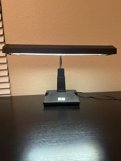 Vintage 1979 Underwriters Laboratory Portable Lamp model 401 issue L-15T8 File No. E63907 