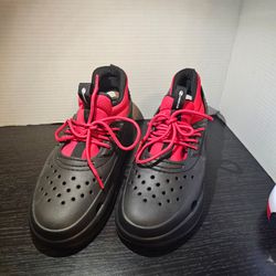 Heelys Wowza Clogs Skate Shoes. Size 8 Black Red. Adult. Clean. Classic. Fun.
