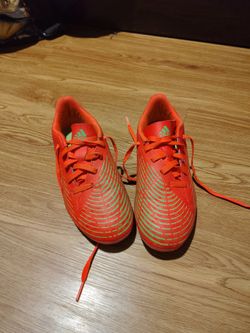 Adidas predators size 2 used