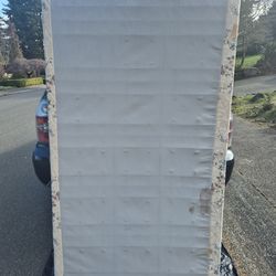 FREE: Twin box spring