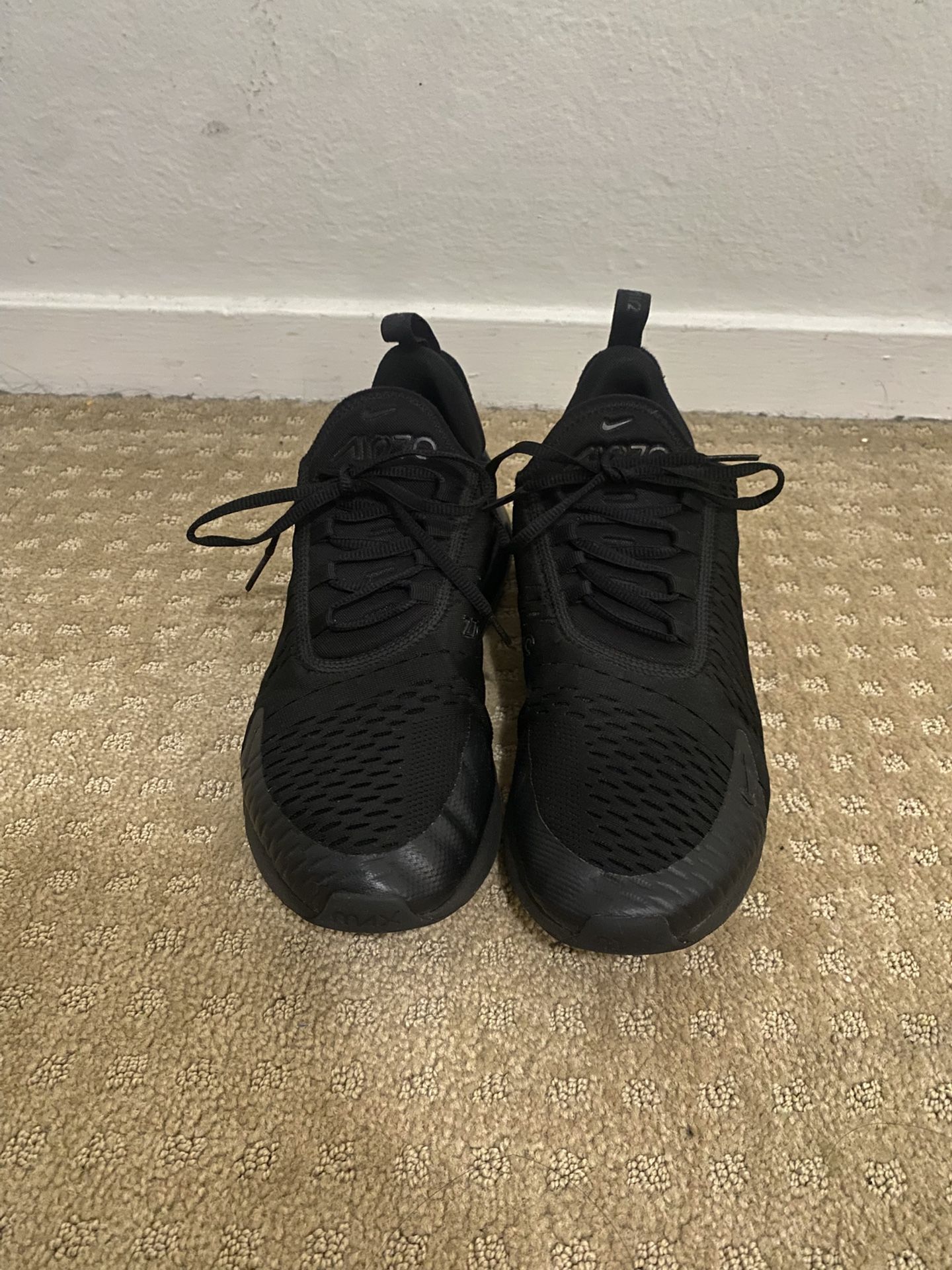 Nike Air Max 270 – Size 10 (Used)