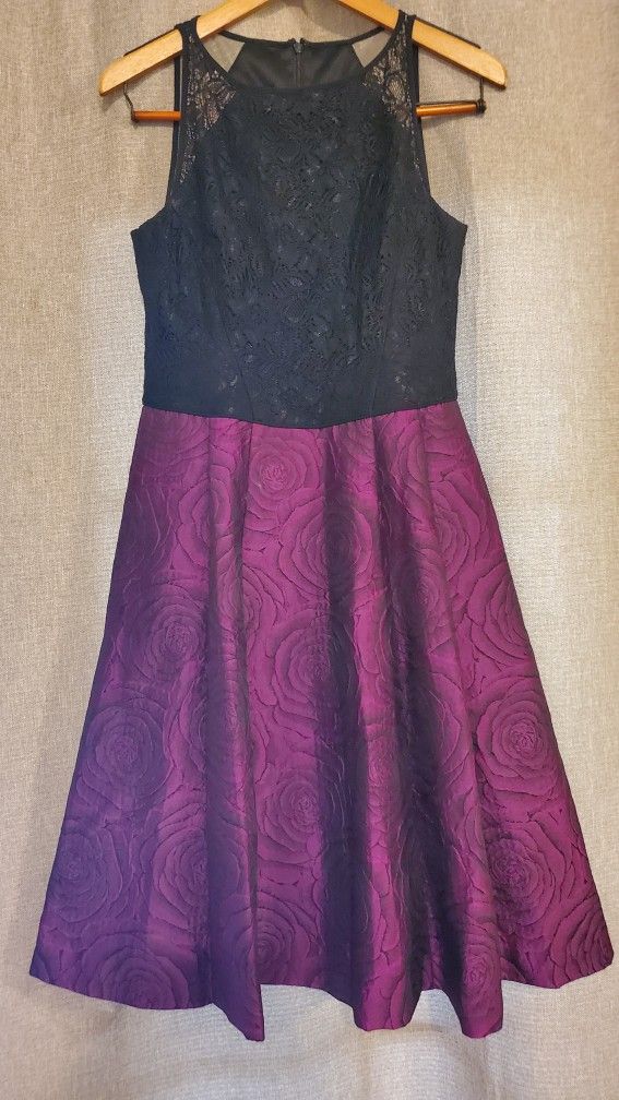 Maggy London Sleeveless Floral Lace Dress