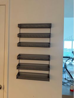 Wall spice rack