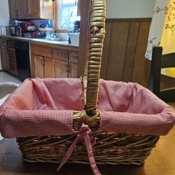Wicker Basket With Handle 