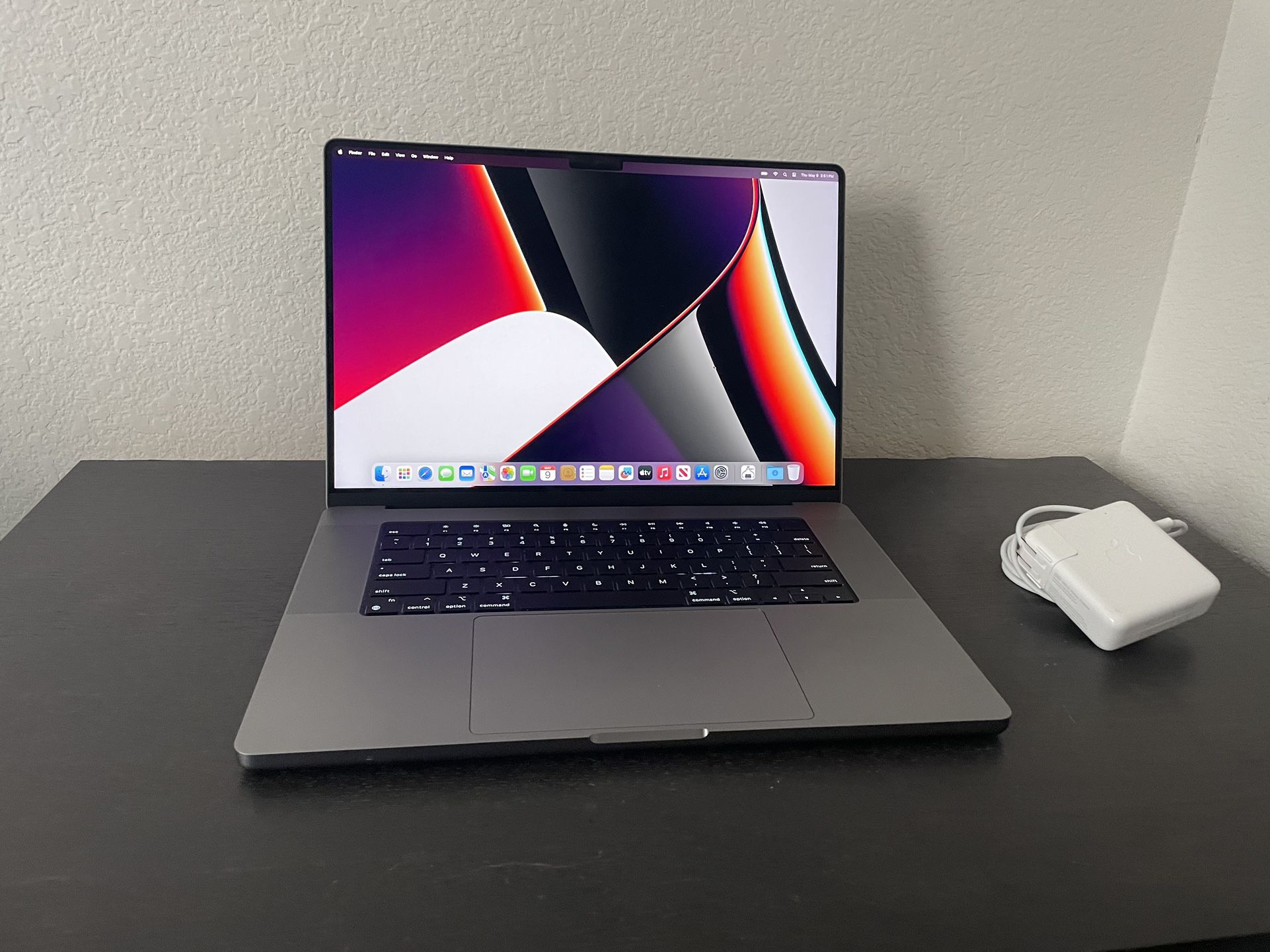 2021 16” Apple MacBook Pro M1 Chip 16 GB Ram 1TB Storage  