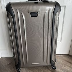 Tumi Vapor 30” Large Trip Packing Hardcase Spinner Luggage Gold Carbon NWT $875  