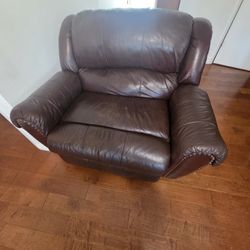 Lane Sofa And Love Seats