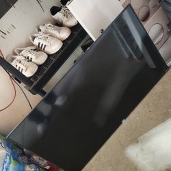 43" TLC ROKU TV 2018