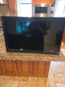 Flat Screen TV Black Bezel 30"