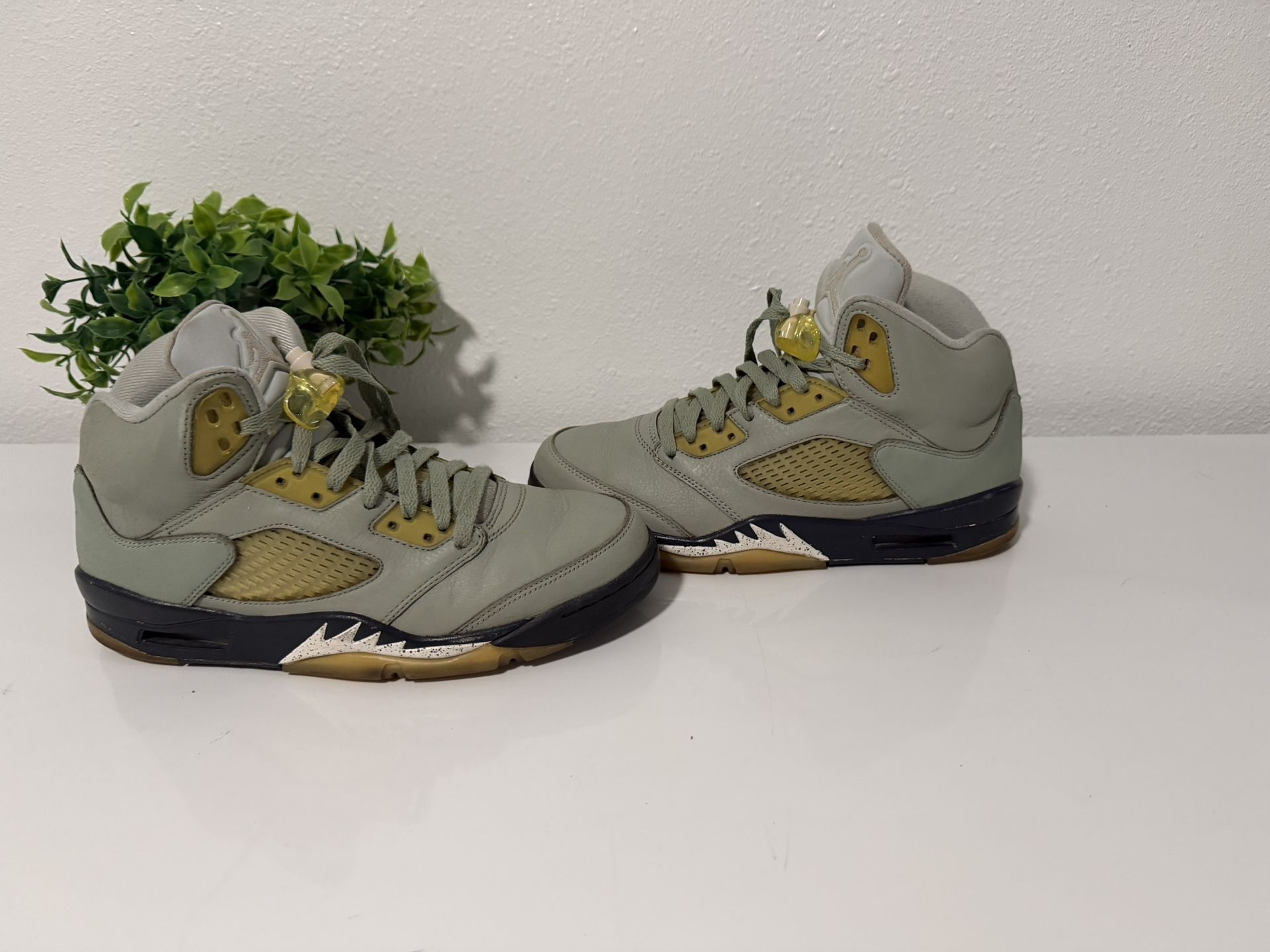Air Jordan 5 Jade Horizon Size 8.5
