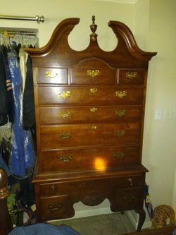 Chest of drawers