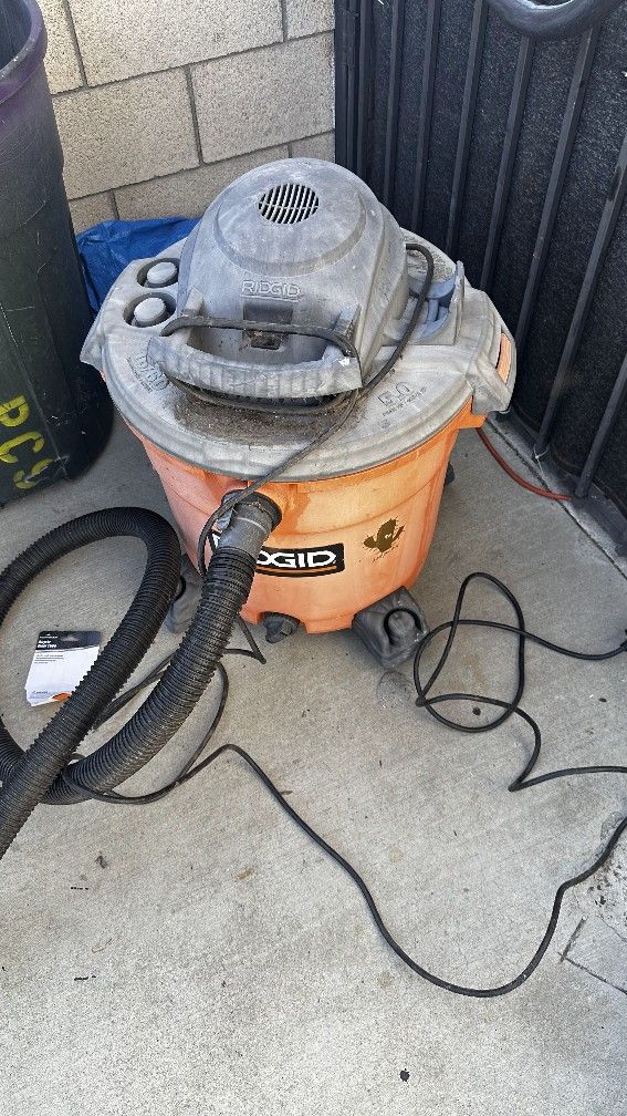 Rigid Shop Vac - Needs Filter