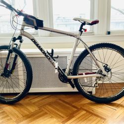 Diamondback Mountain Bike axis xe 27.5