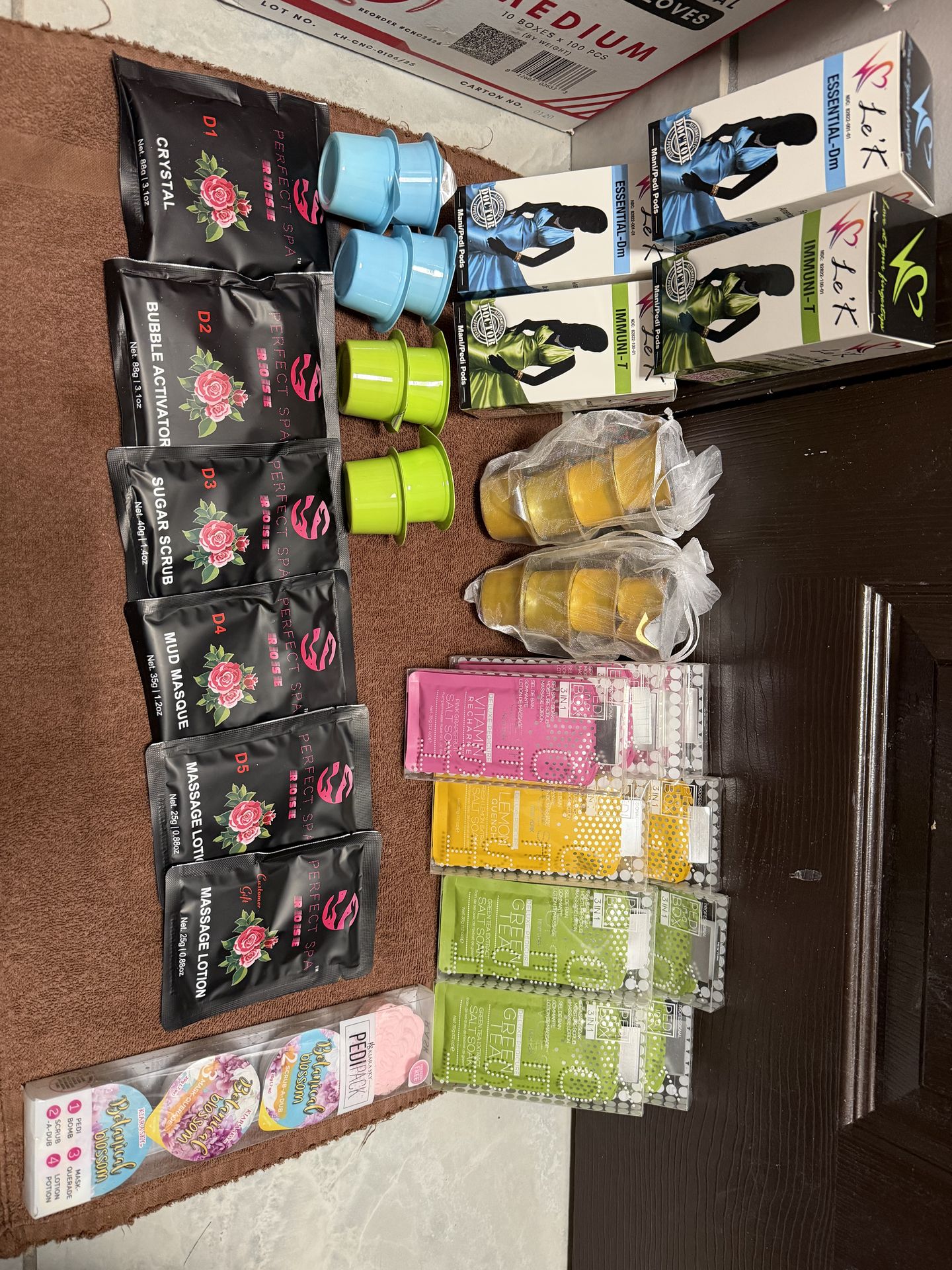 Free items for doing nails or nail art