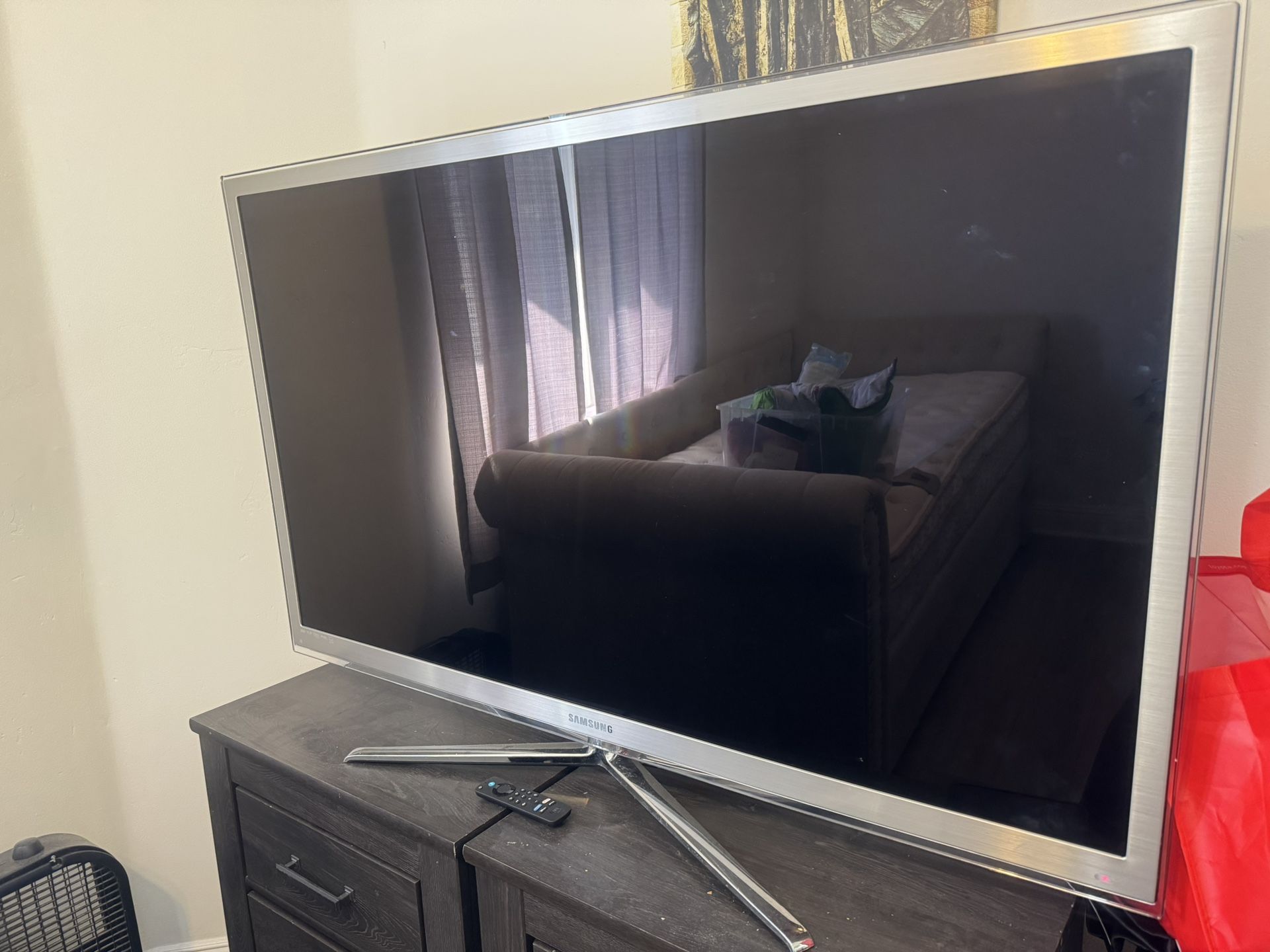 Samsung Flat Screen Smart Tv