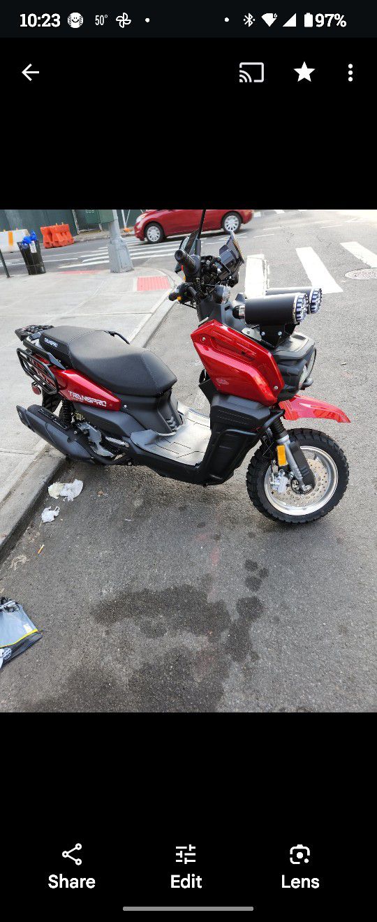 2023 Gas 150cc Scooter like new