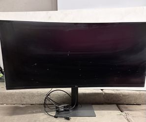 LG Curved Ultra Wide monitor 34'