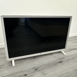 32” LG Smart TV