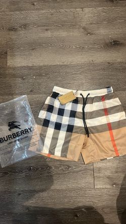Burberry shorts size
