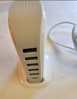 6-port USB charger, model Y006/QC66. Function: It allows you to charge up to 6 devices simultaneously from a single