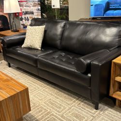 Bryceview Sofa 🌸🌷We Have Delivery Options 