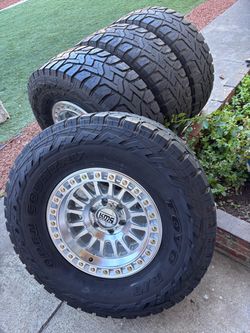 New KMC ford f150 rims new 6x135 used tires