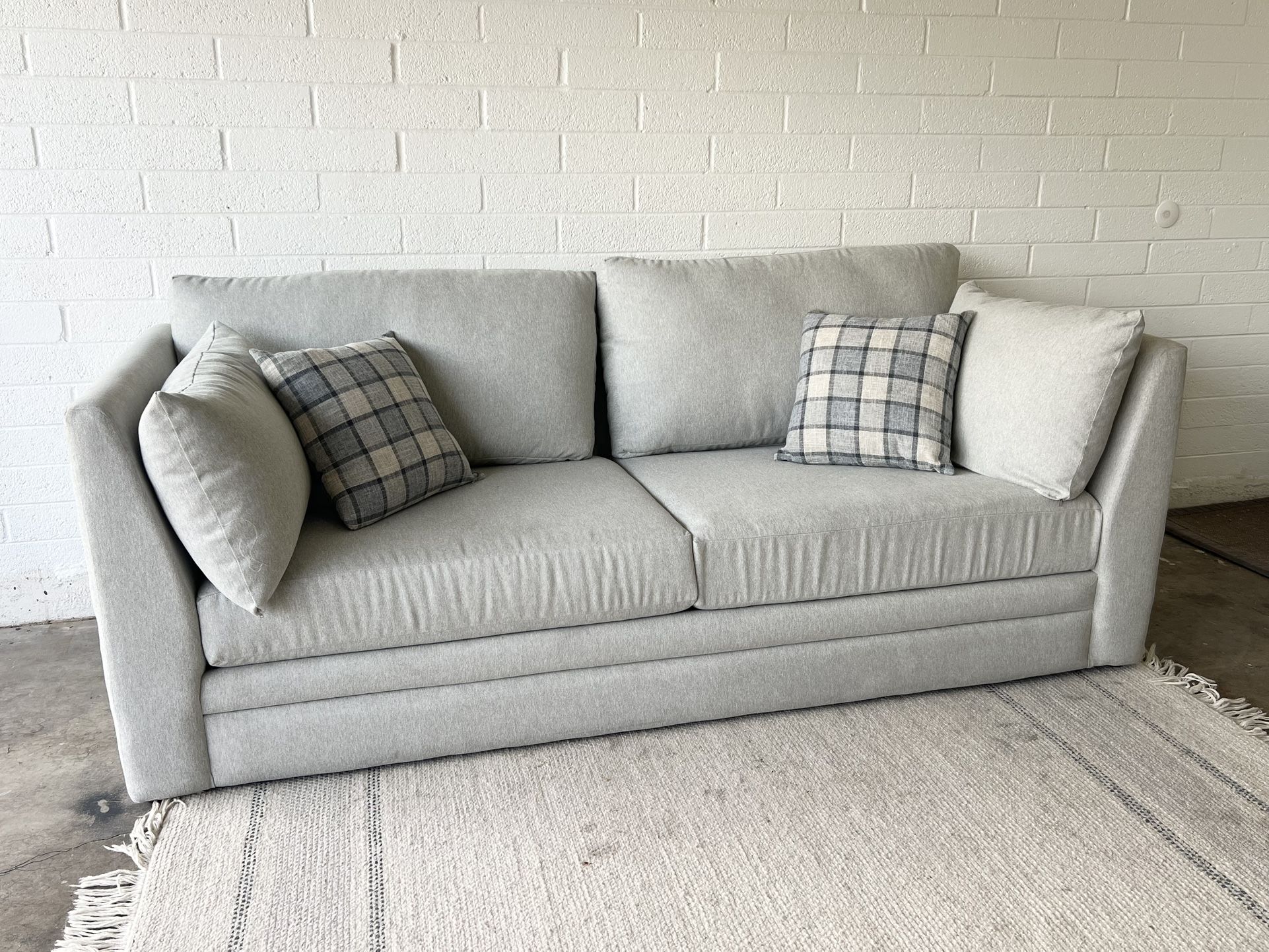 Living Spaces Couch/sofa