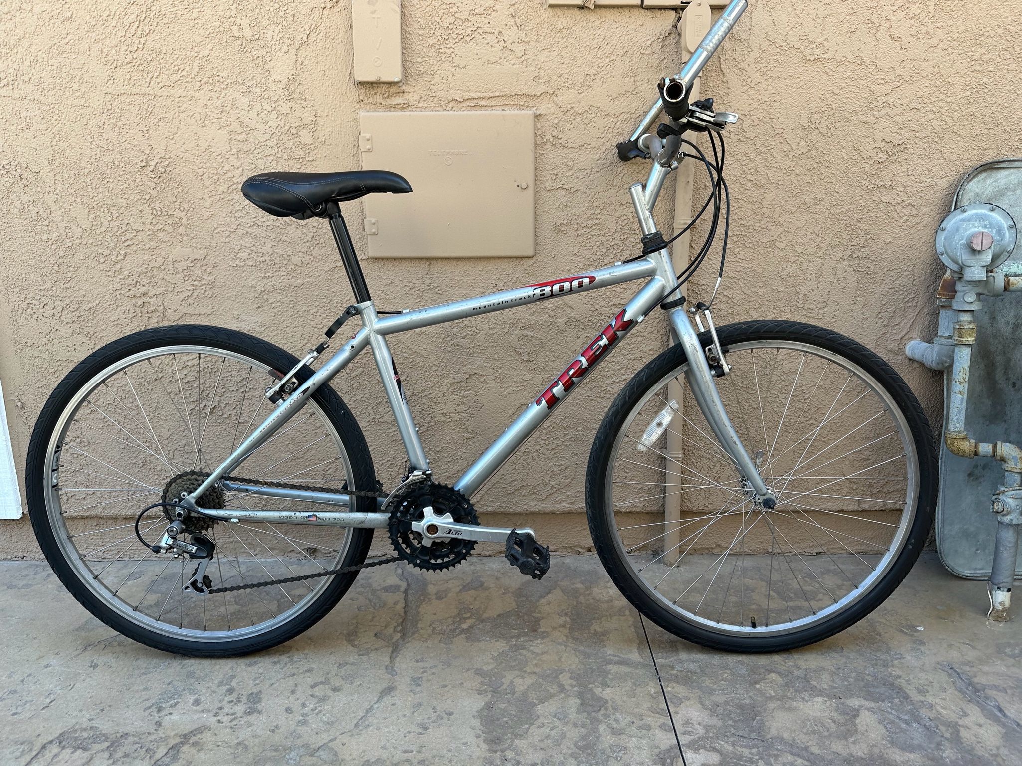 Trek 800 Mountain Track Mtb Bike Super Lightweight Shimano Altus Ready To Ride