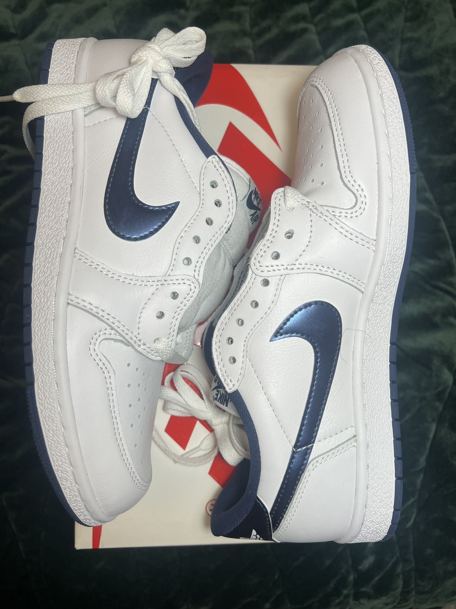 Jordan 1 Metallic Retro Low