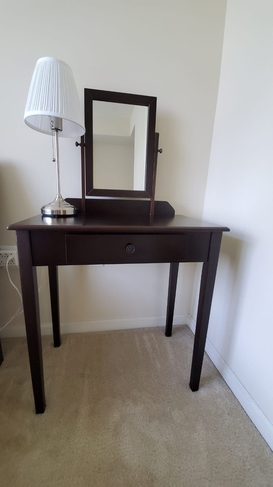 Vanity table with mirror