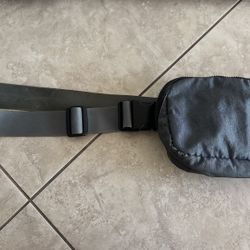 Lululemon Everywhere Belt Bag Gray With Black Logo