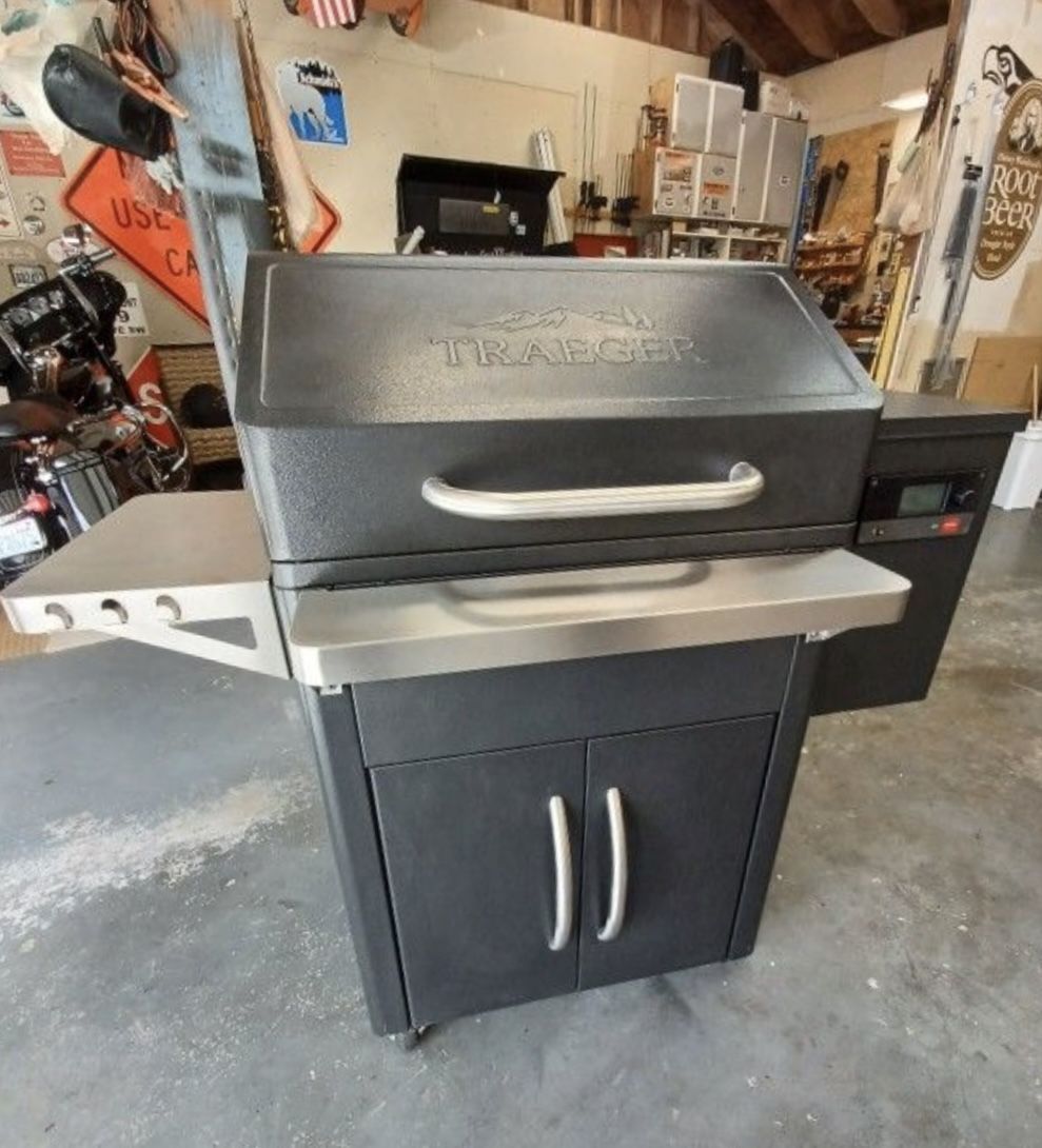 Traeger Silverton 620 Wifire Pellet Grill & Smoker Electronic Wifi