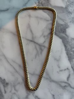 10K Gold Cuban Link Chain Necklace