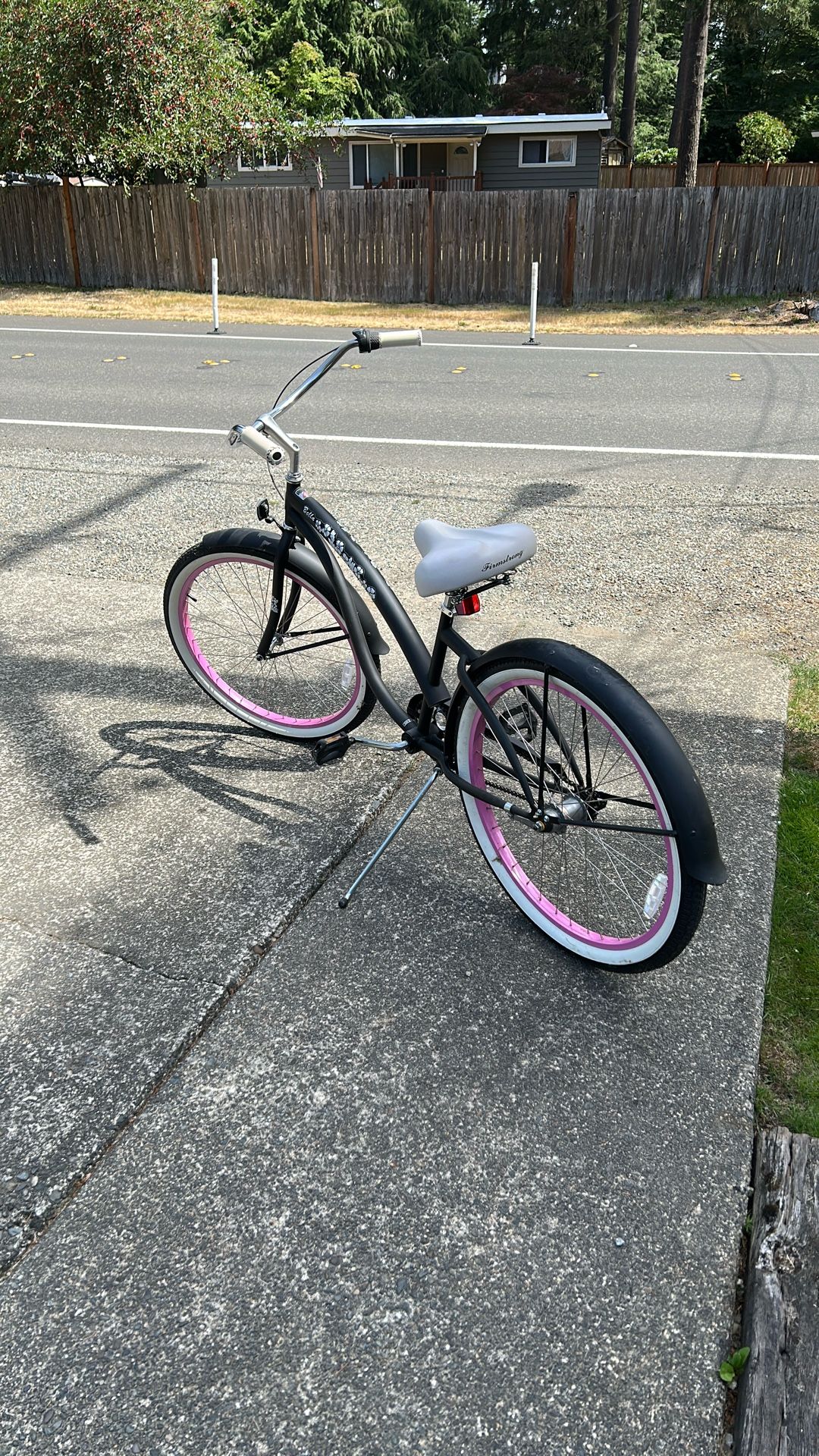 Women’s 26” 3 Speed Bella Firmstrong bicycle