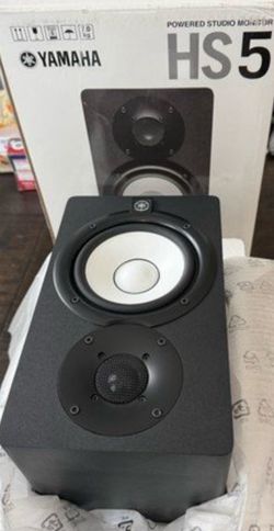 2X Yamaha HS5 monitor pair Open Box