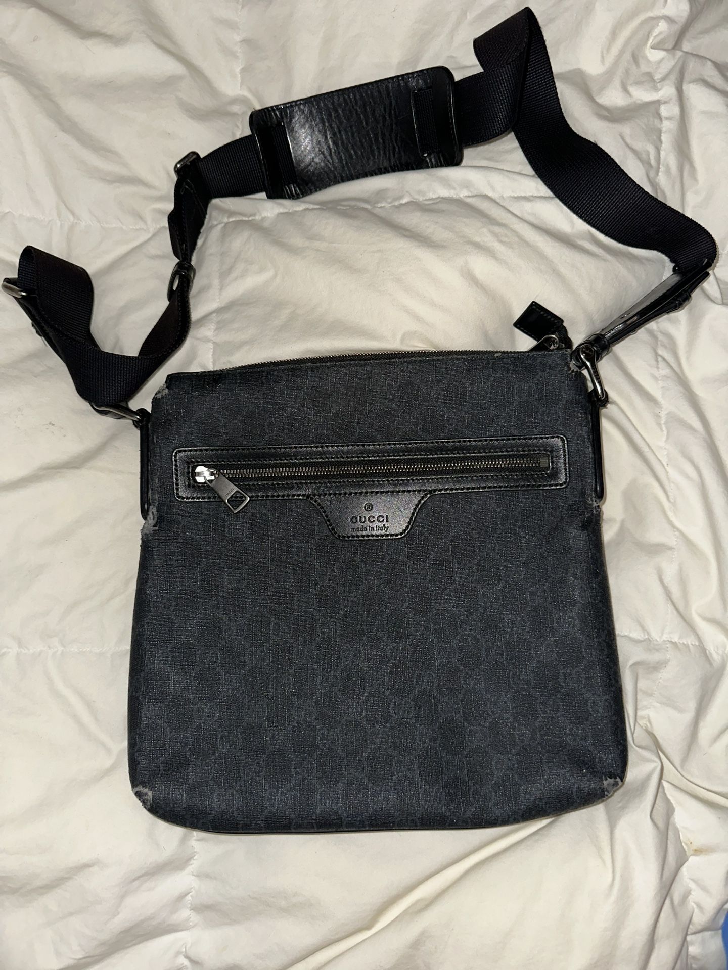 Gucci messenger bag