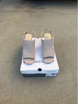 New Women’s Liz Claiborne Taupe/Beige Heeled Sandals Size 8.5