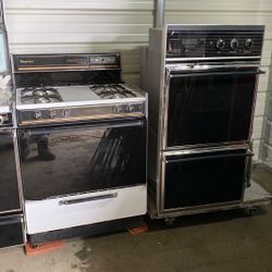 Gas Stove & Electric Doble Oven.  