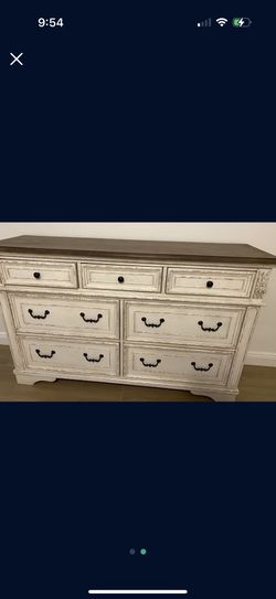 Dresser
