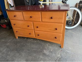 Dresser