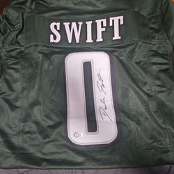 Deandre Swift Eagles Beckett Signed Jersey