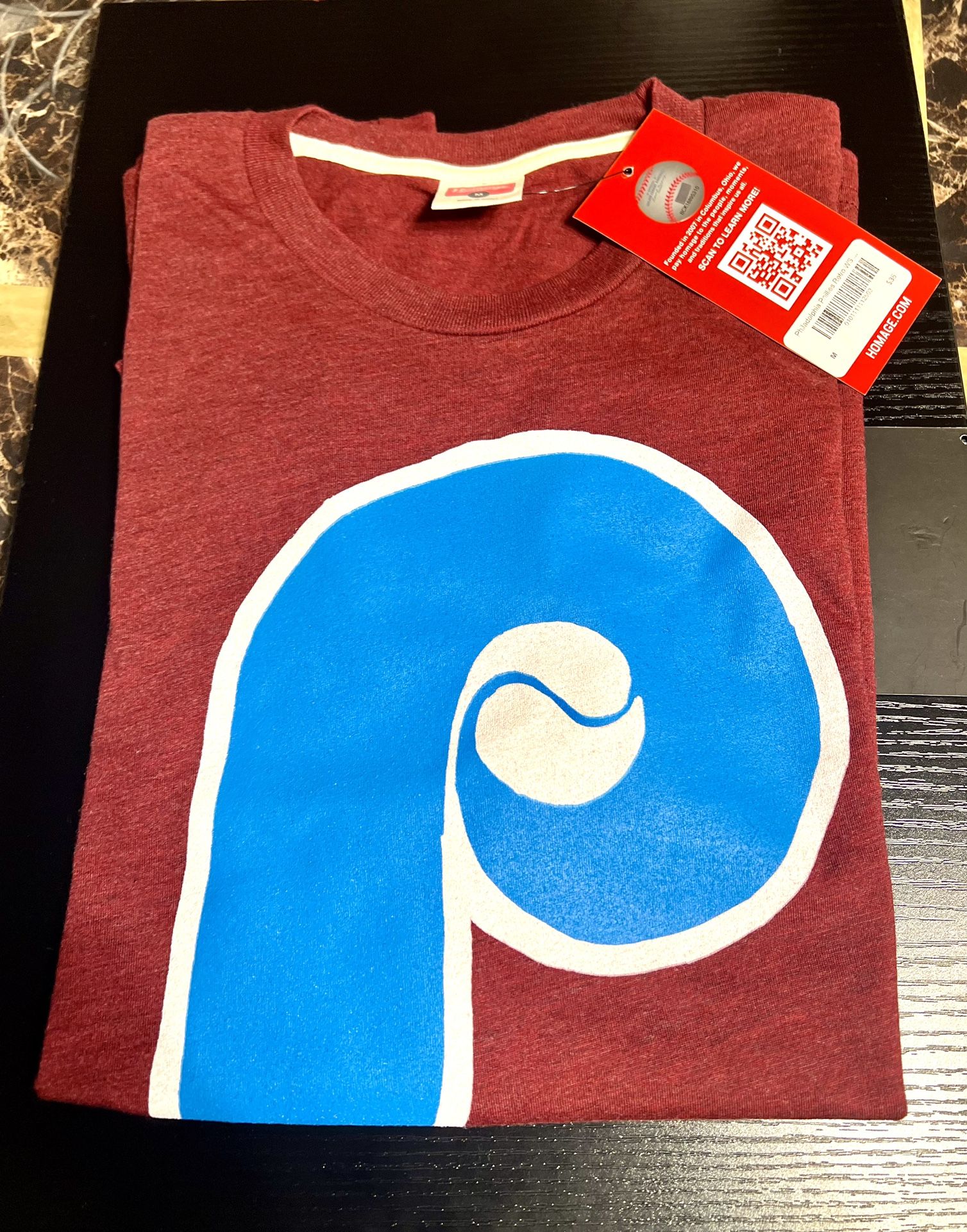 Phillies T-shirt Size M