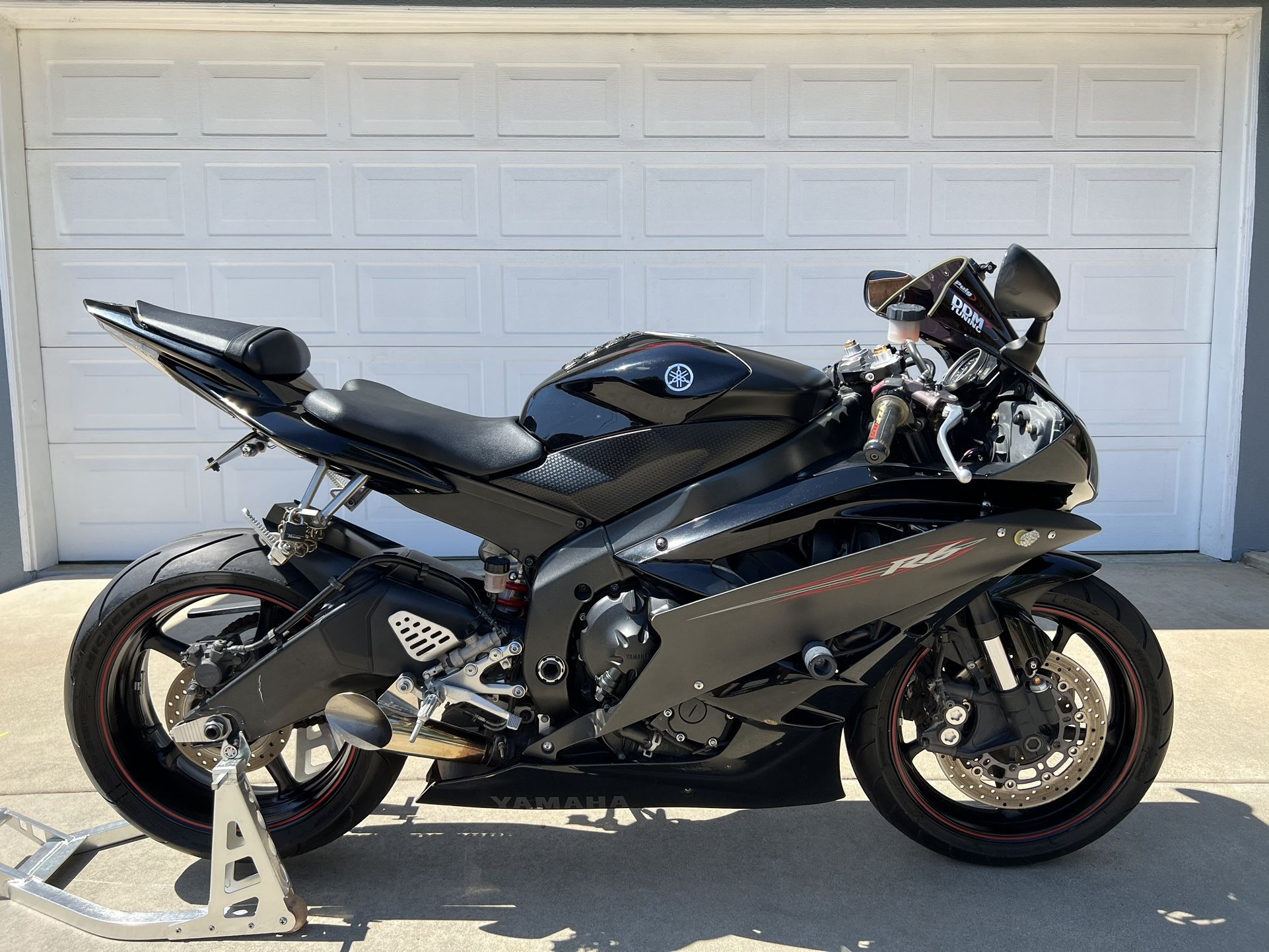 2006 Yamaha R6 - Raven Edition
