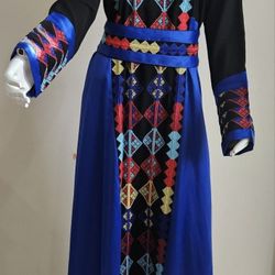 Traditional Royal Palestinian thoub, comes with a belt .