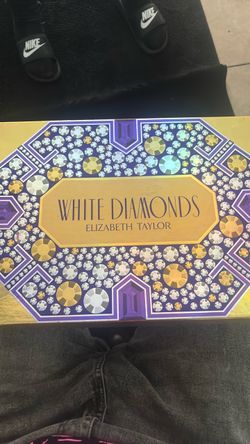 Elizabeth Taylor perfume set brand new