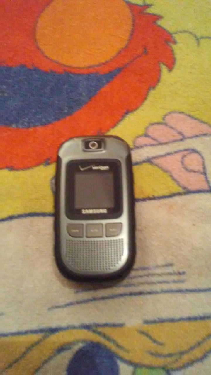 Flip, Flap Cell Phone samsung thru verizon.