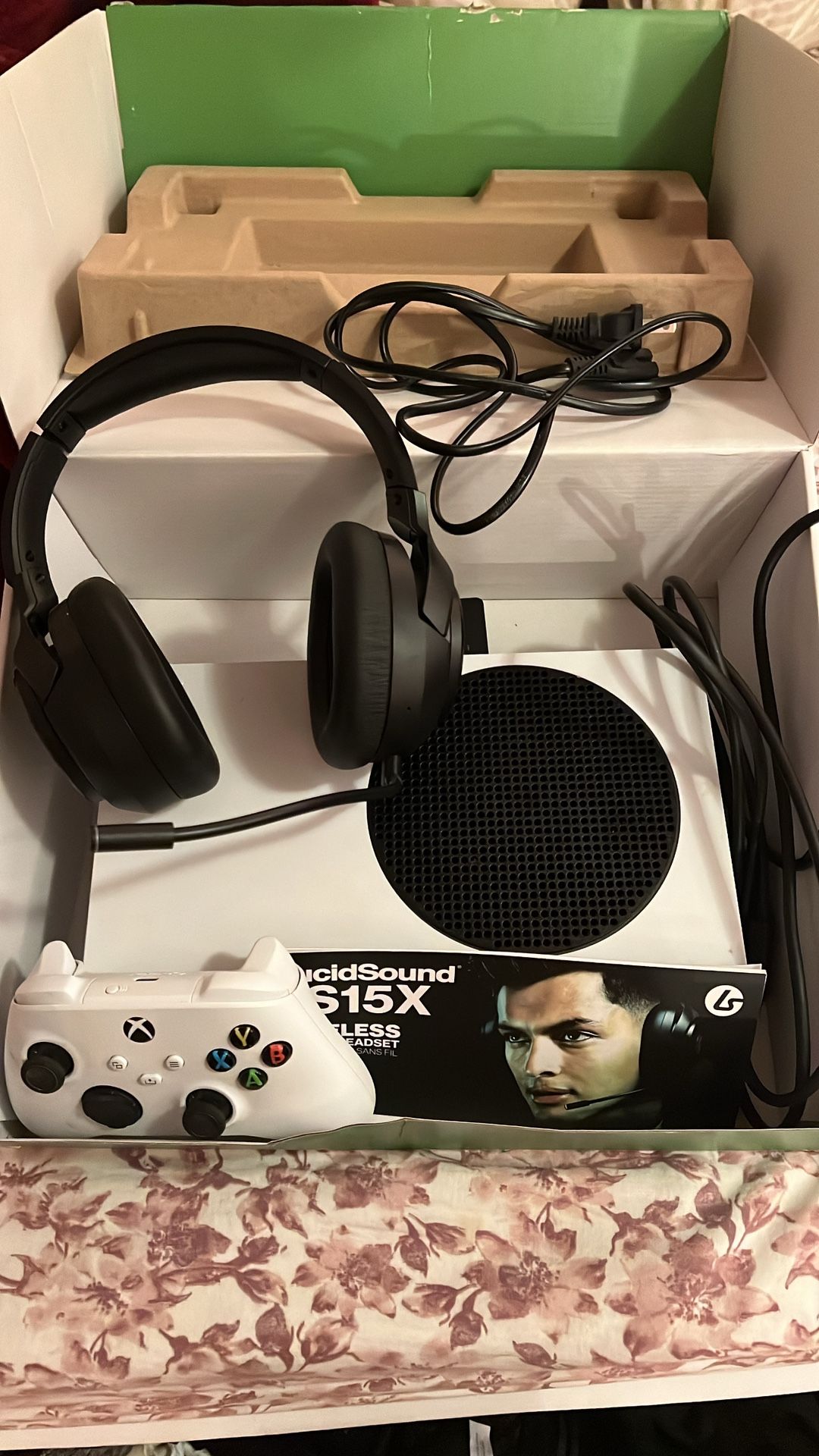 Xbox S Series/ Wireless headphones 